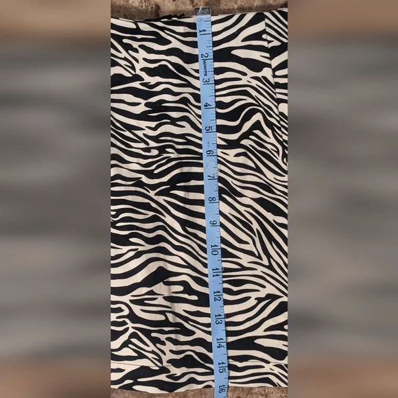 5/$25. Eyeshadow zebra print skirt - Picture 4 of 6